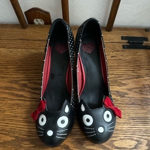 TUK rockabilly kitty heals US7